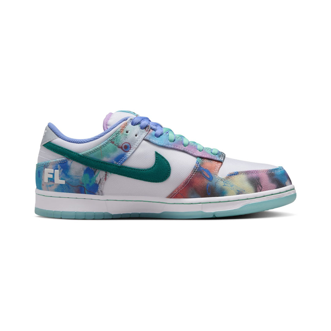 Nike SB Dunk Low 'Futura Laboratories Bleached Aqua' (HF6061-400)